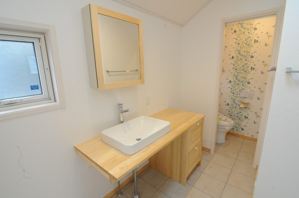 無垢の木の洗面台